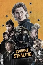 Nonton film Caught Stealing (2025)